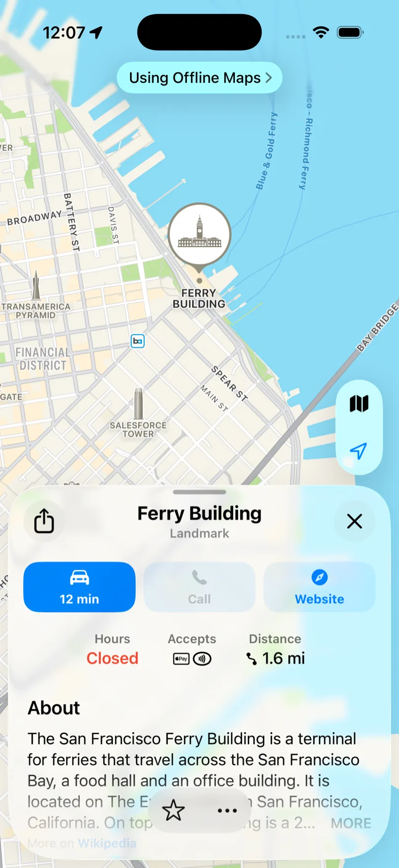 Ficha de lugar del Ferry Building en Apple Maps sin conexión, con horarios, Apple Pay, distancia y descripción